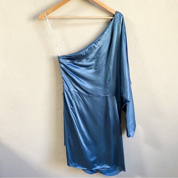 NWT Elliatt Saronic One Shoulder Satin Dress - Picture 3 of 7